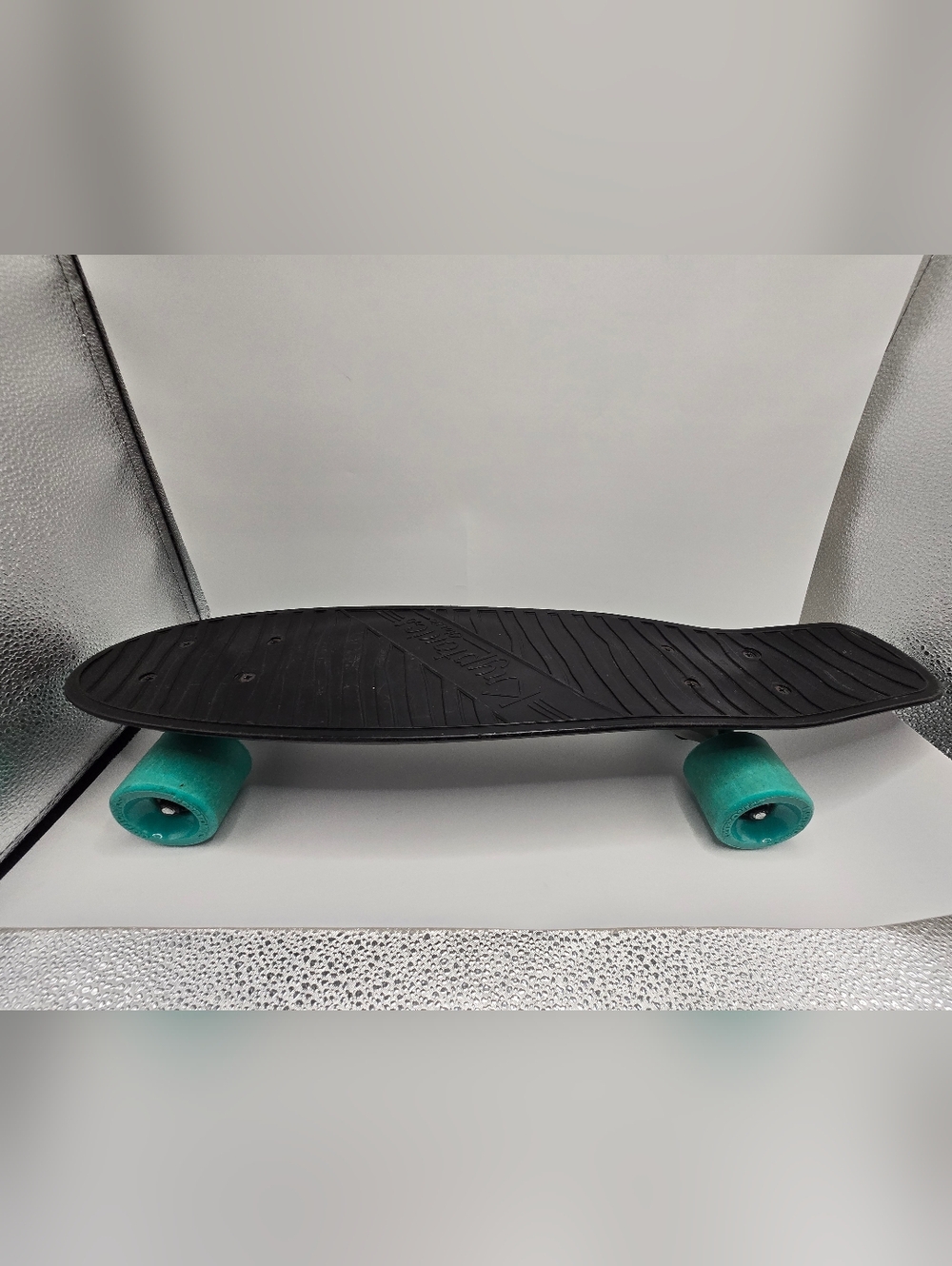 Kryptonics Skateboard 22" x 6" Torpedo Classic Skateboard Black With Teal Wheels
